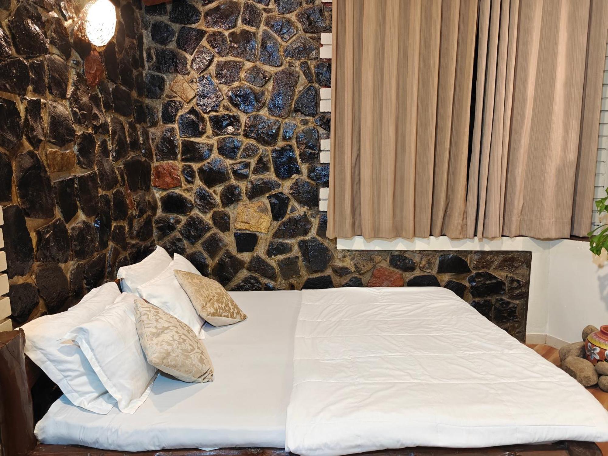 Achalaa Resort Kolhapur Extérieur photo
